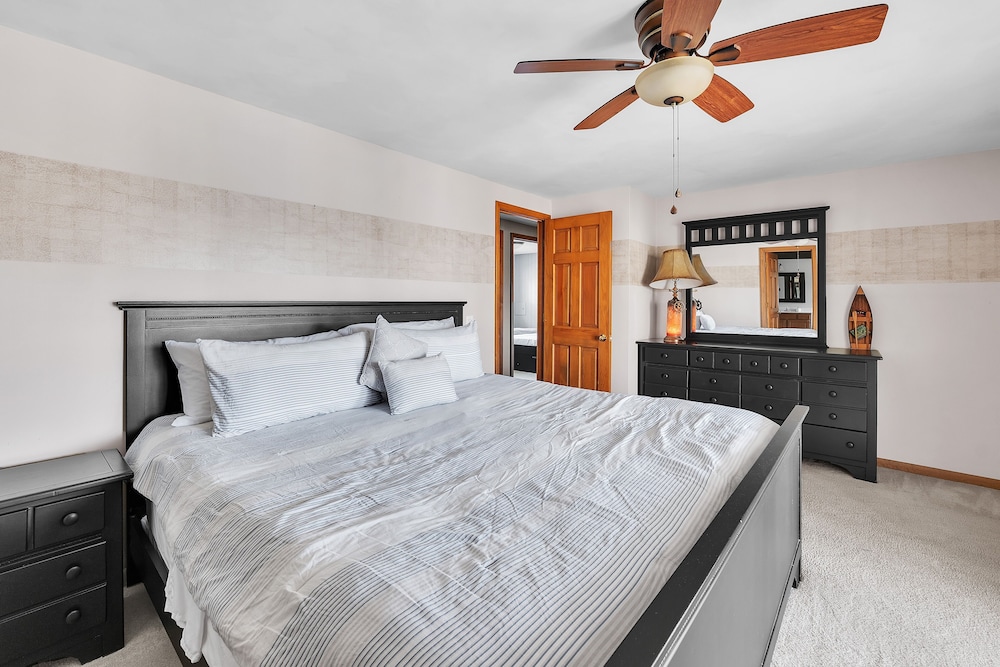 Spacious Hidden Paradise At Lake Norman 4 Bedroom Home