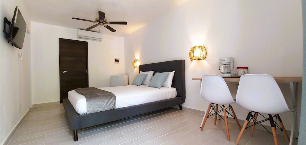La Piazzetta Suites view 3