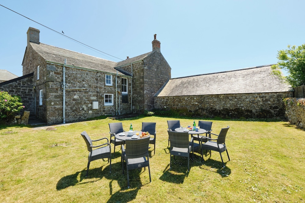 Bosistow Farmhouse