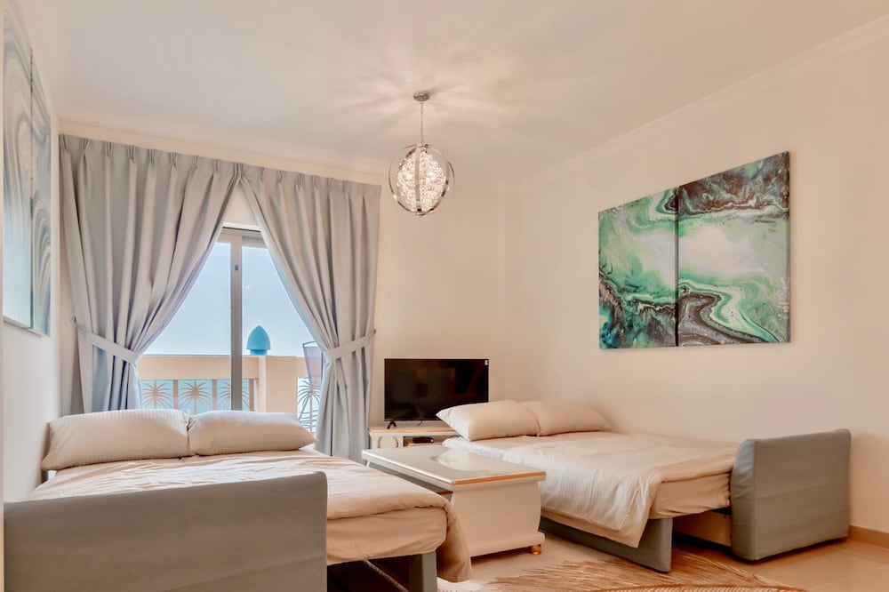 SIMPLY COMFORT Amazing BeachFront Apartments near Atlantis Waterpark