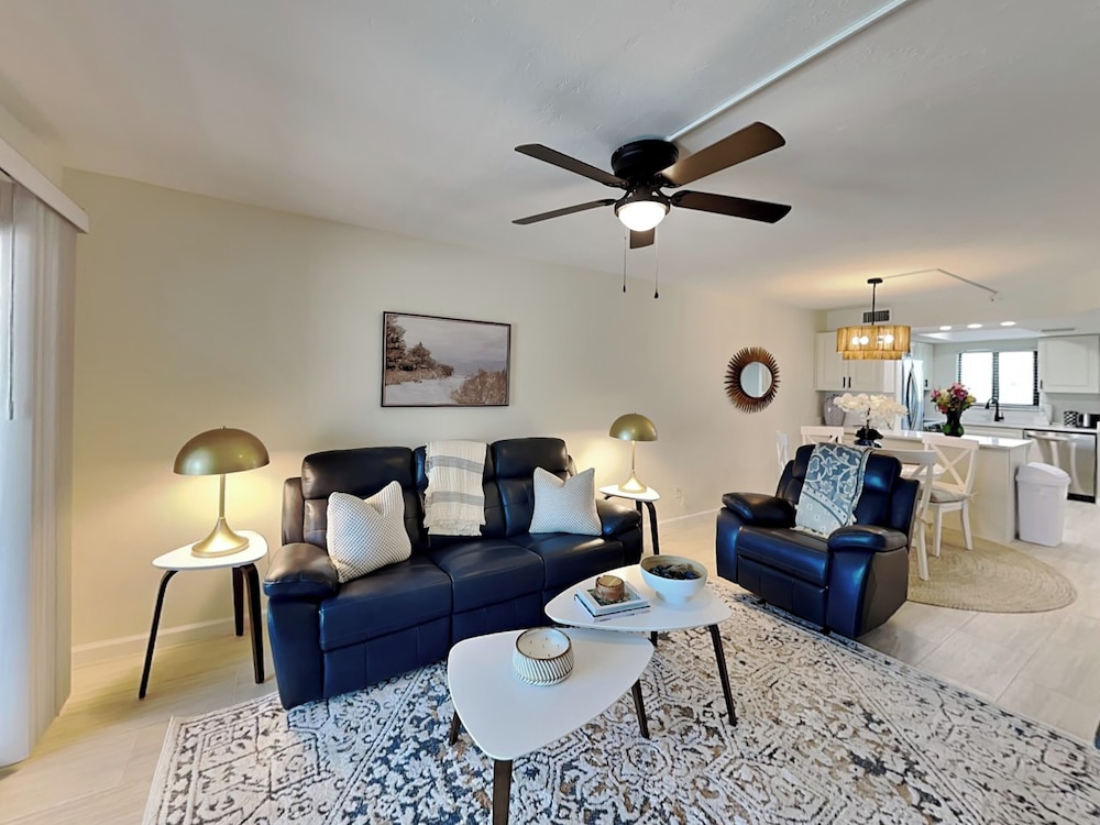 Seaside 3 by Distinctive Beach Rentals