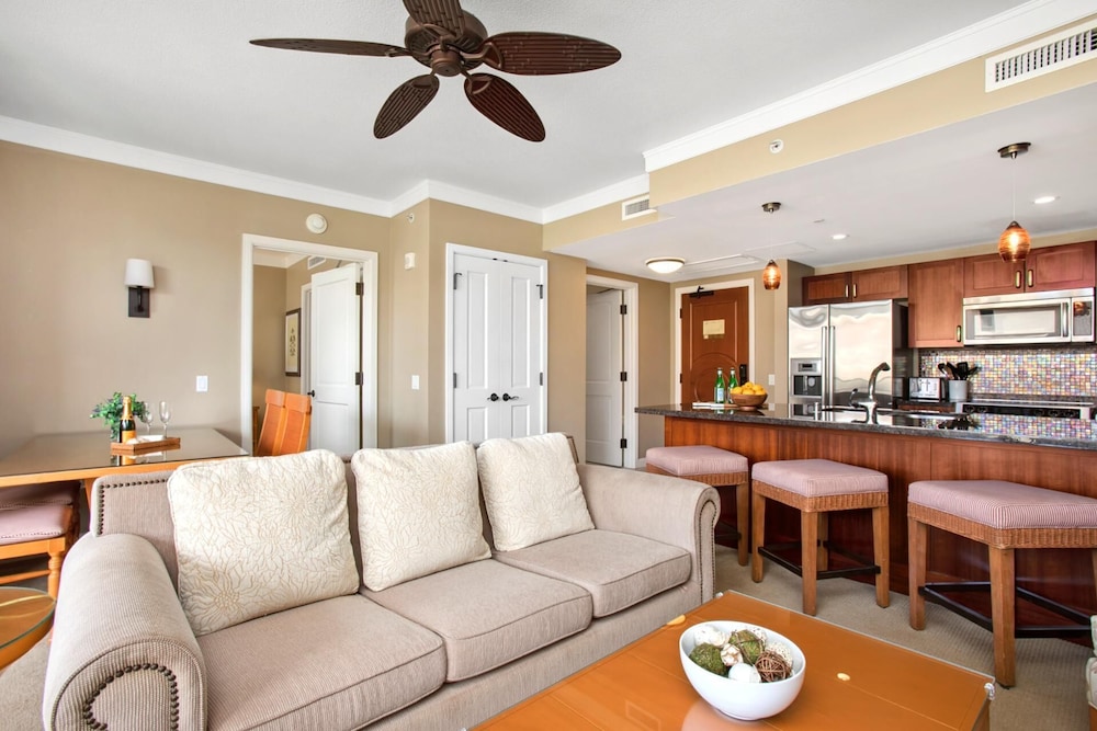 KBM Resorts Spacious 4-bedroom Honua Kai Collection Multi Unit Listing Same Floor Ocean Views + 3 Free Rental Cars! Hkh-515/16/37