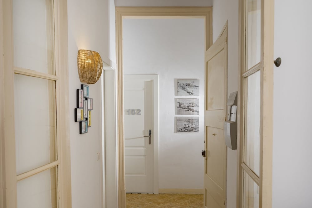 Antonios Hostal