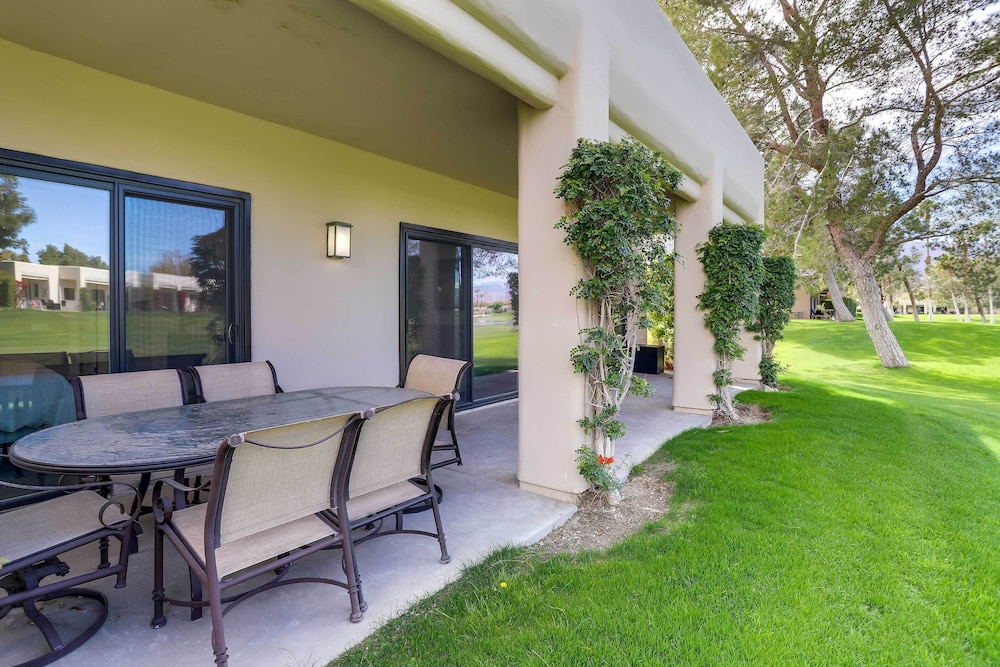 Golf Haven w/ Pool Access - 5 Mi to Palm Springs