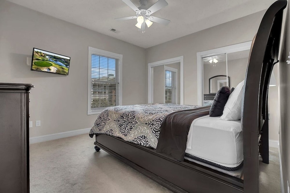 Magnolia Pointe Luster Leaf 4890-301 3 Bedroom Condo