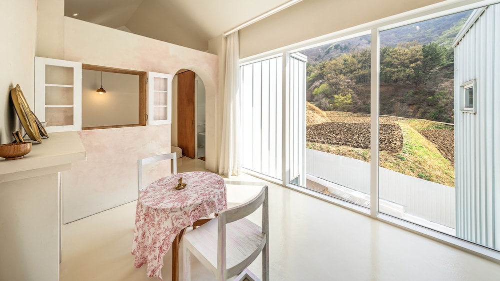 Laetari Pension, Gyeongju