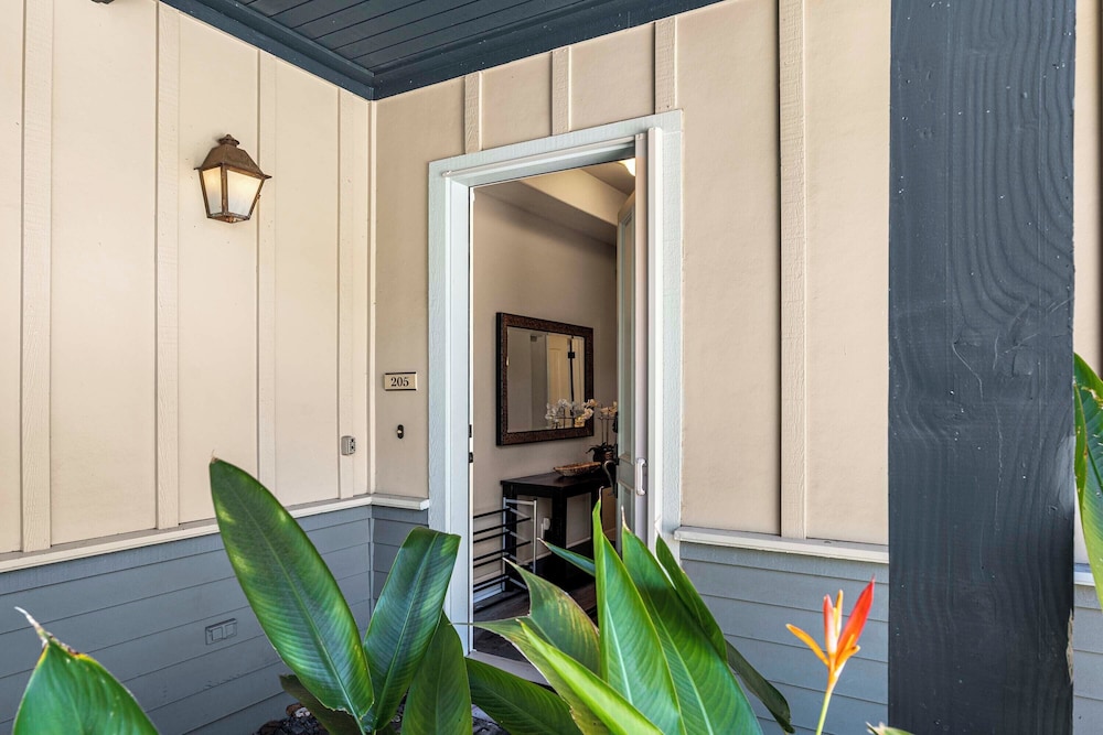 Beautiful Townhome - Great Location & Amenities - Vrkcv