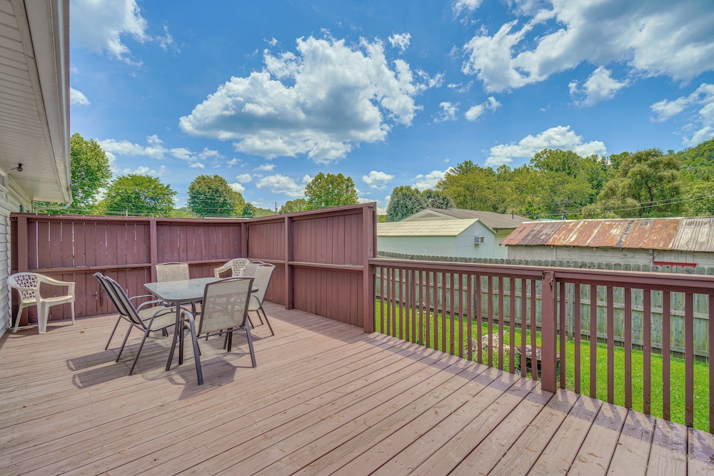 Hike, Fish & Ride: Pet-friendly Huntsville Home