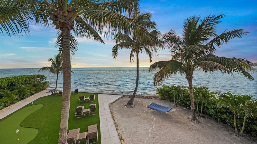 Endless Horizon in Siesta Key