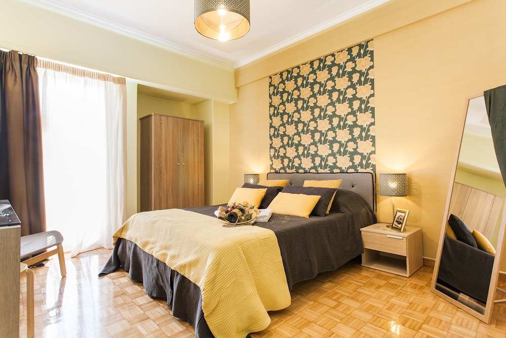 Big Central Metro Station Apartment 2