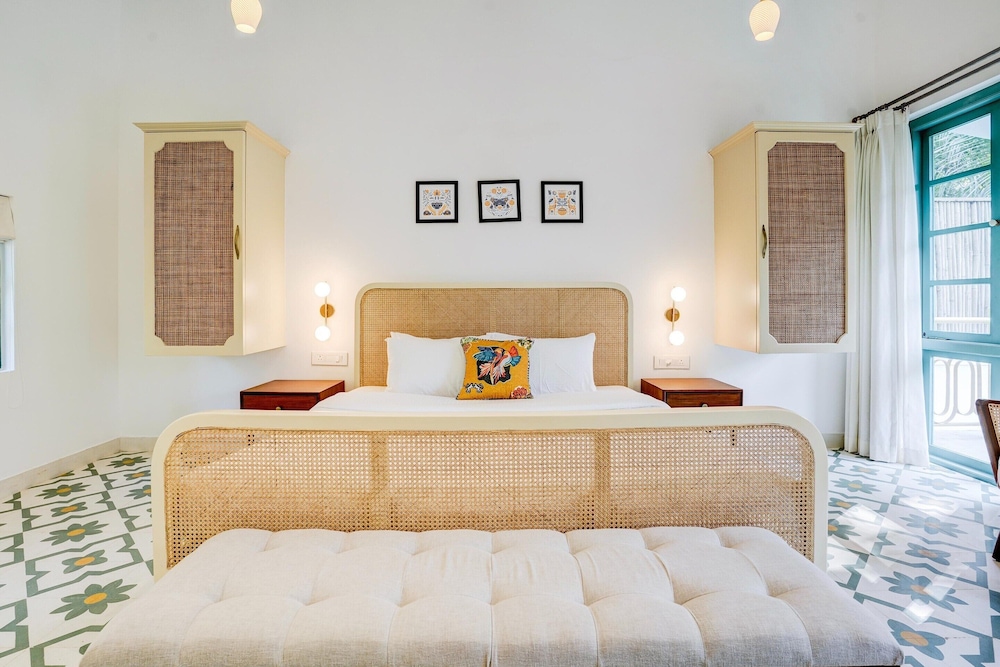 Villa in Siolim Near Morjim Beach