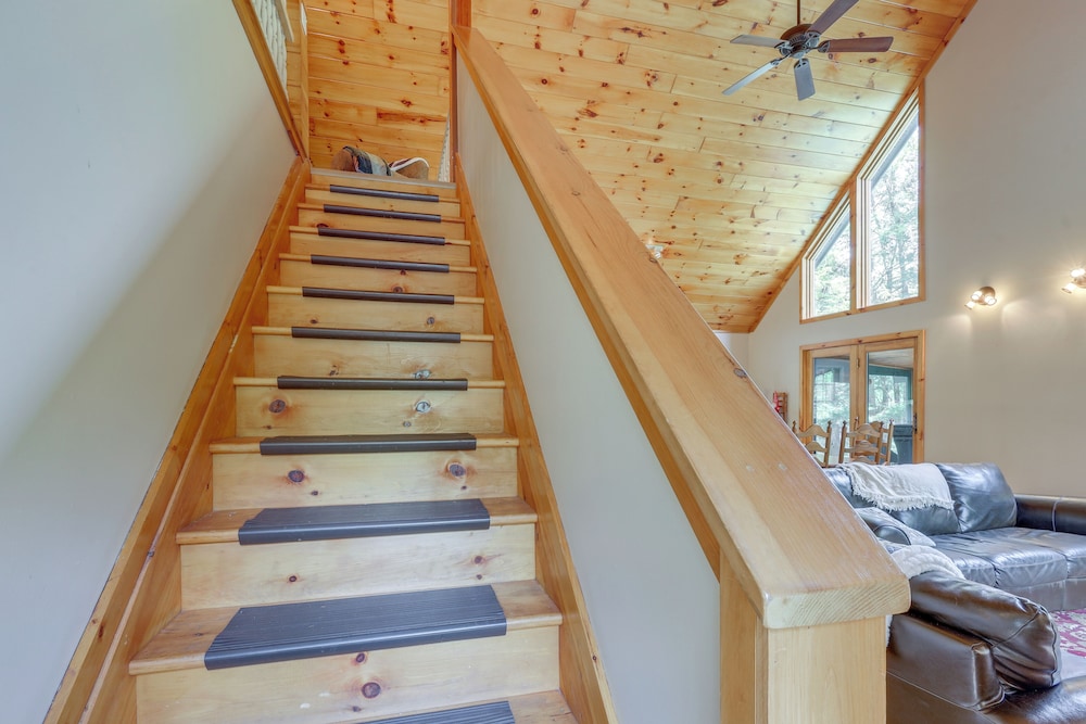 Peaceful Family Cabin on Schroon River!