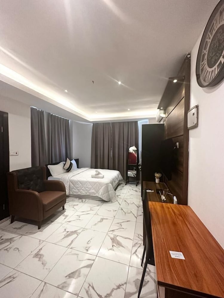 Apex Suite view 3