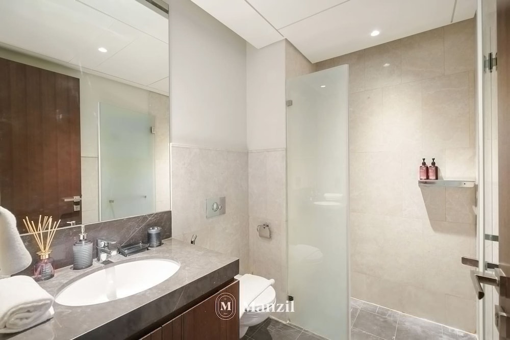 High Floor Lux 2BR nr Top Golf Dubai Marina JLT