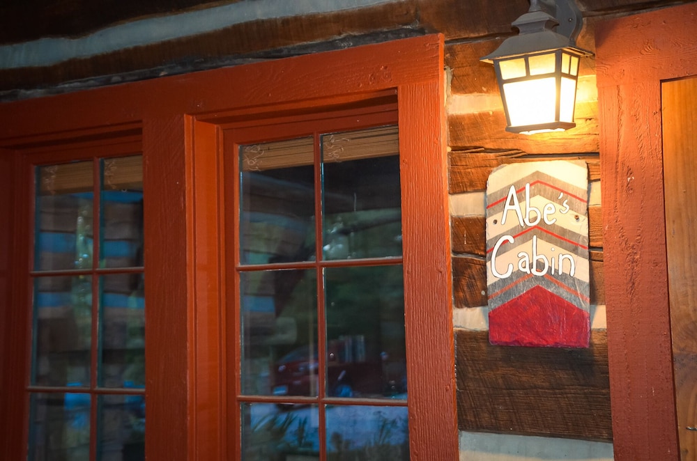 Bloomington Vacations - Treetop Retreat - Property Image 2