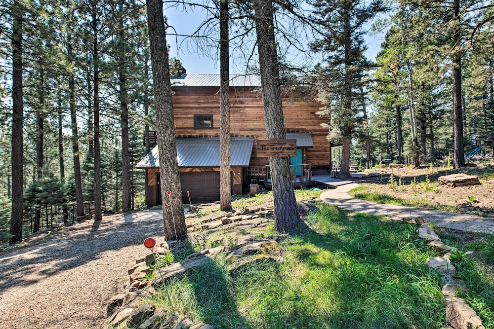 Hot Tub, Game Room: Spacious Angel Fire Retreat! view 4