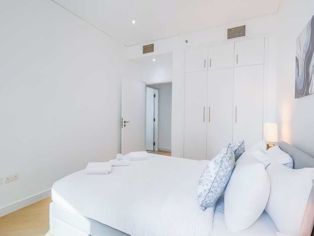 Marina Heights Residences - Dubai Marina