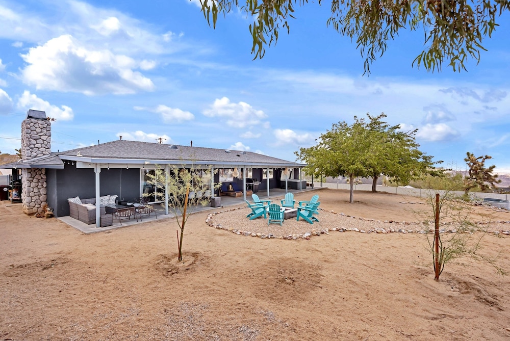 Casa Cosmic - Hot Tub & Fire Pit 3 Bedroom Home