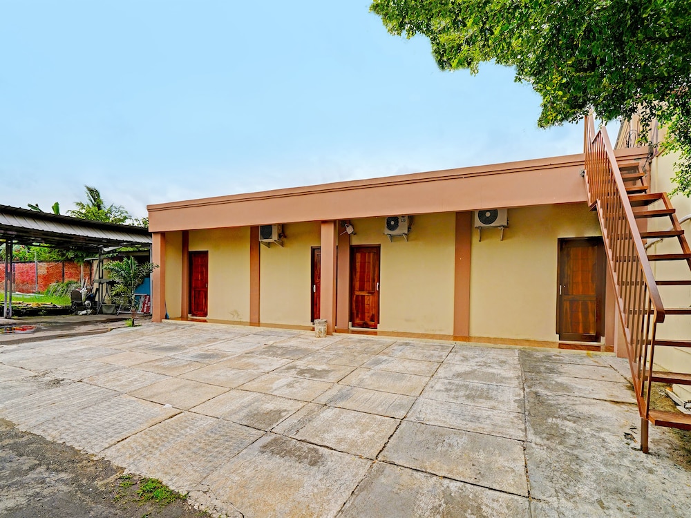 Rhino Coast Guest House