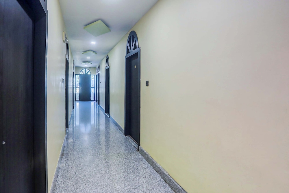 Fabhotel Avante Palace
