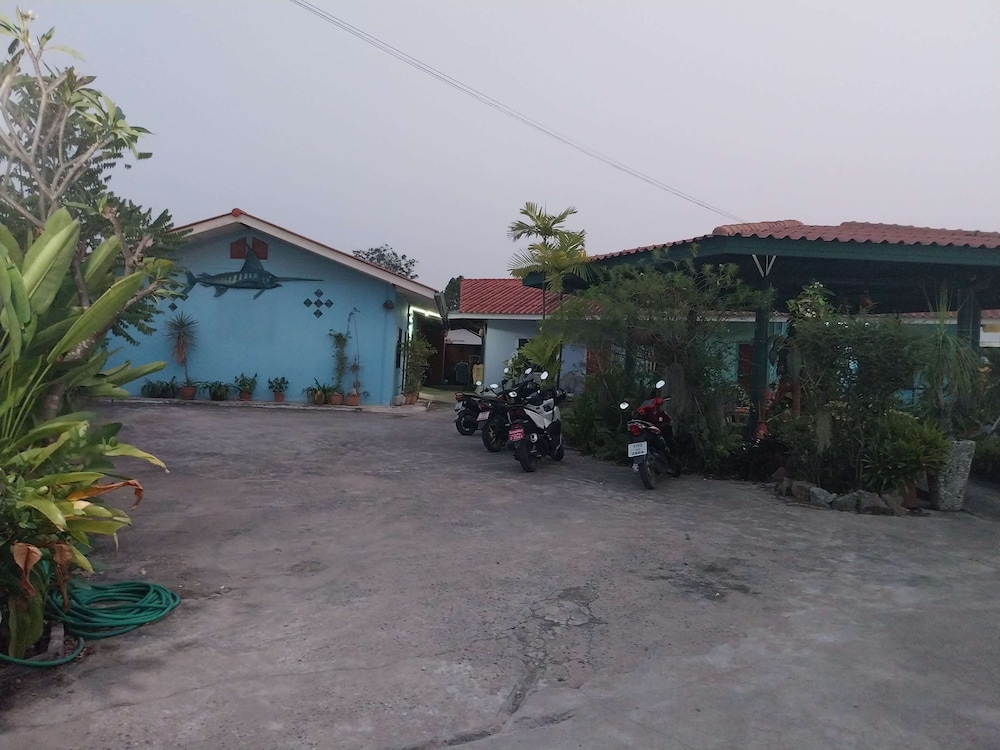 Photo 6