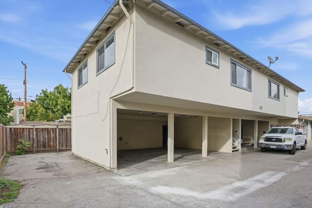 Modern 2br Unit W/ Covered Parking In Santa Clara 2 Bedroom Apts