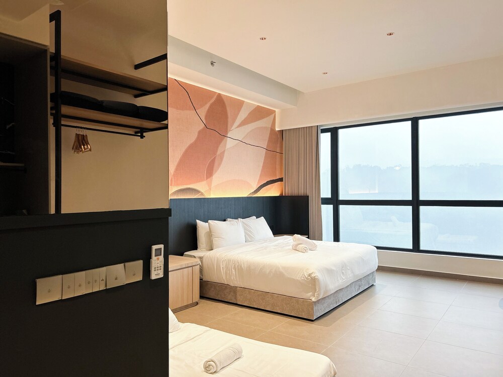 Mossaz by Manhattan Group
