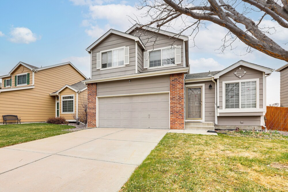 5 Mi to Cherry Creek State Park: Home w/ Yard!