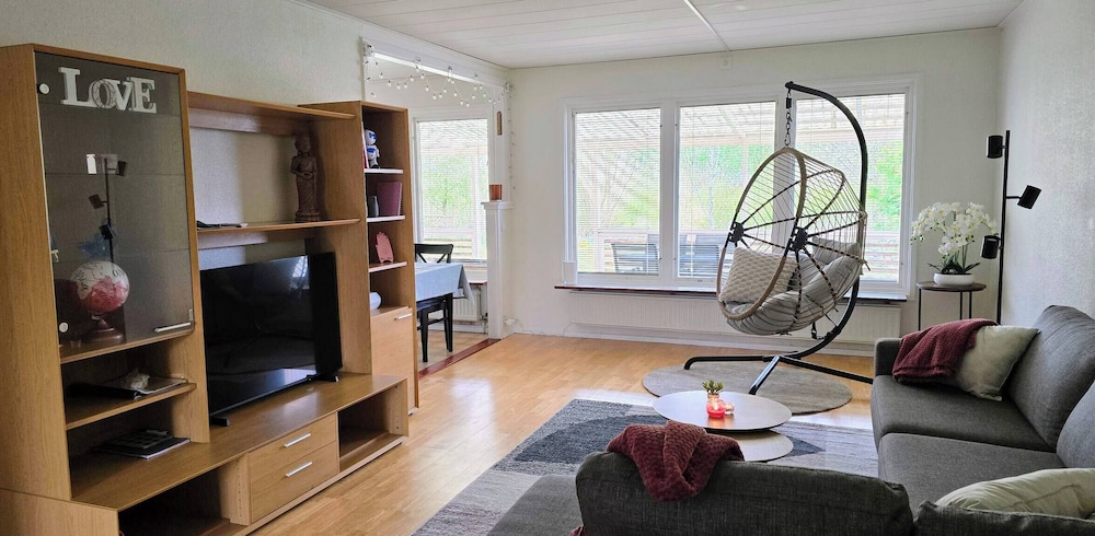 3BR Home Near Lake Vänern Covered Deck & BBQ