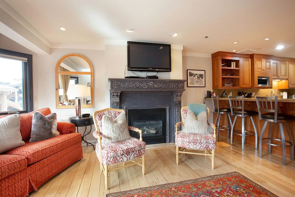 Royal Plaza at Deer Valley Resort - One Bedroom Condo with Hot Tub #301 1 Condo