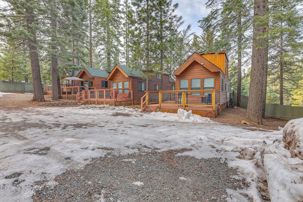 Cozy Lake Almanor Cabin, Outdoor Adventures Galore view 3
