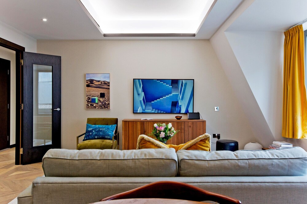 2-bed Executive Apt 518