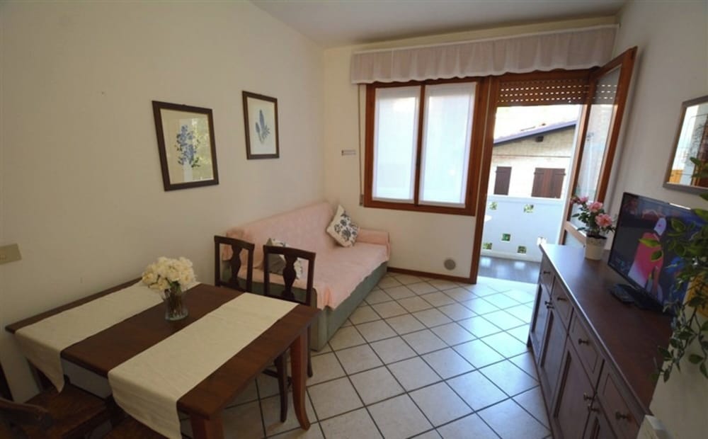 Cozy Apartment in a Quiet Area, Near the Beach of Lignano Sabbiadoro