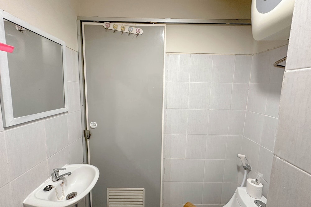 Strategic 2Br Apartment Near Its Campus At Dian Regency