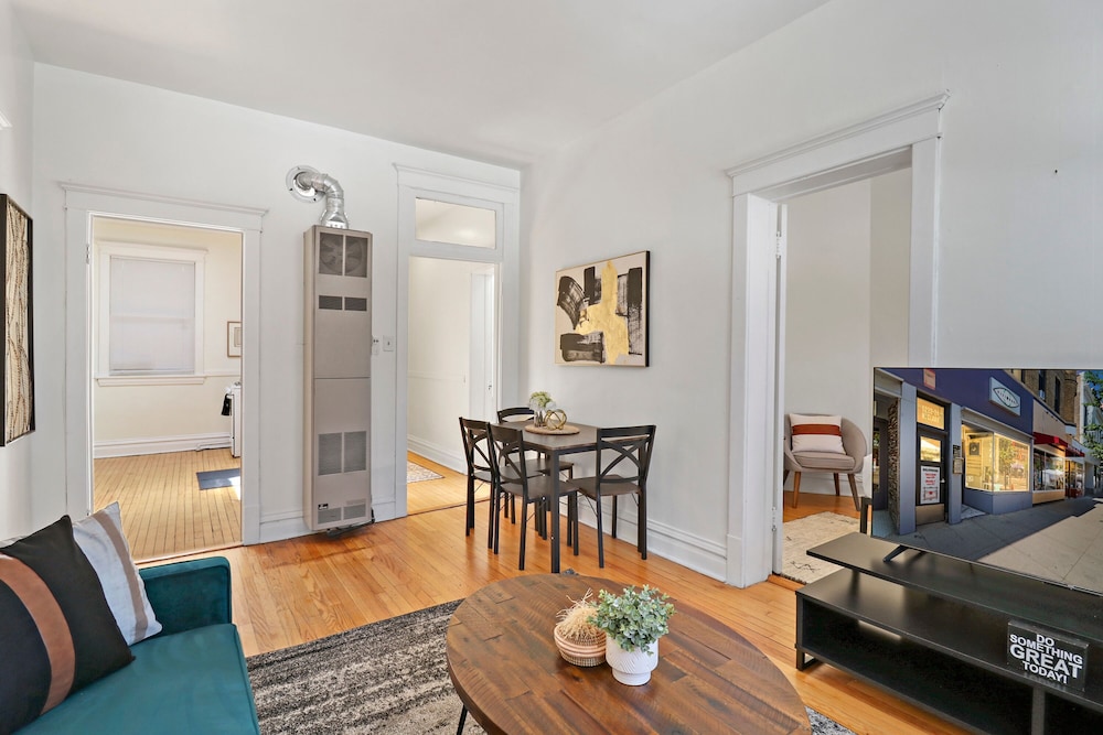 Stylish 2BR - Clark 2