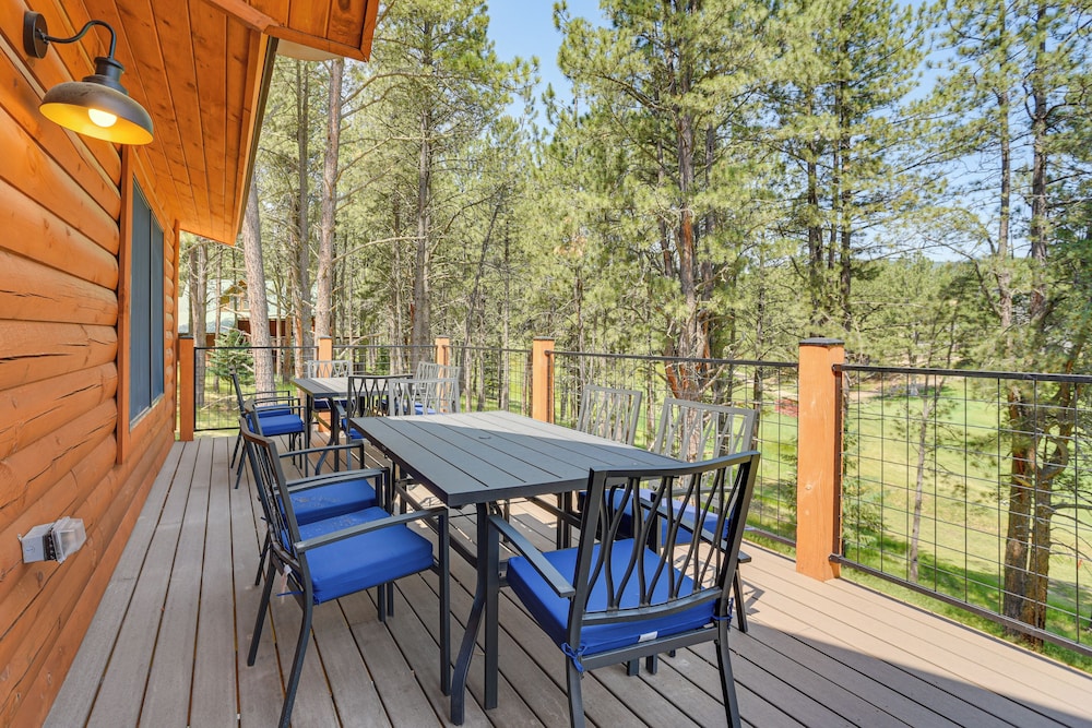 3 Mi to Resort: Year-round Angel Fire Getaway!