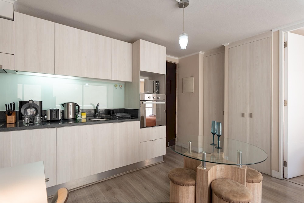 Urban Bright - 2BR TV Wifi Metro