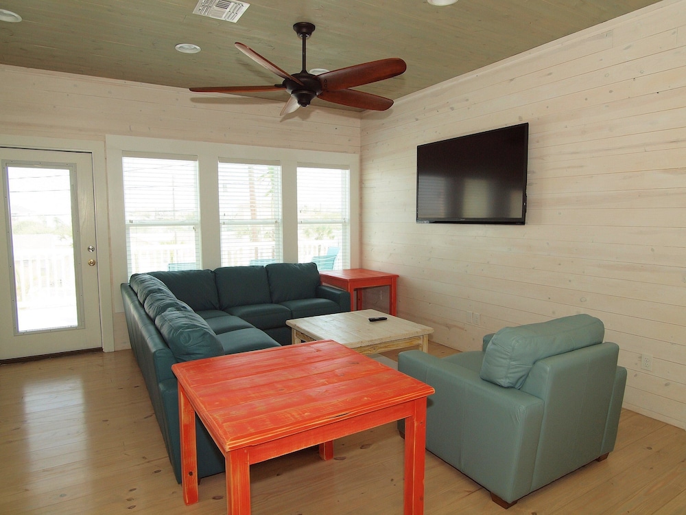 Beach Club Clubhouse 2