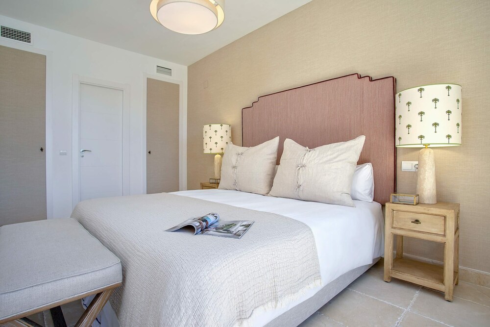 Exclusive 2BD Apartment Heated Pool Flamingos Golf