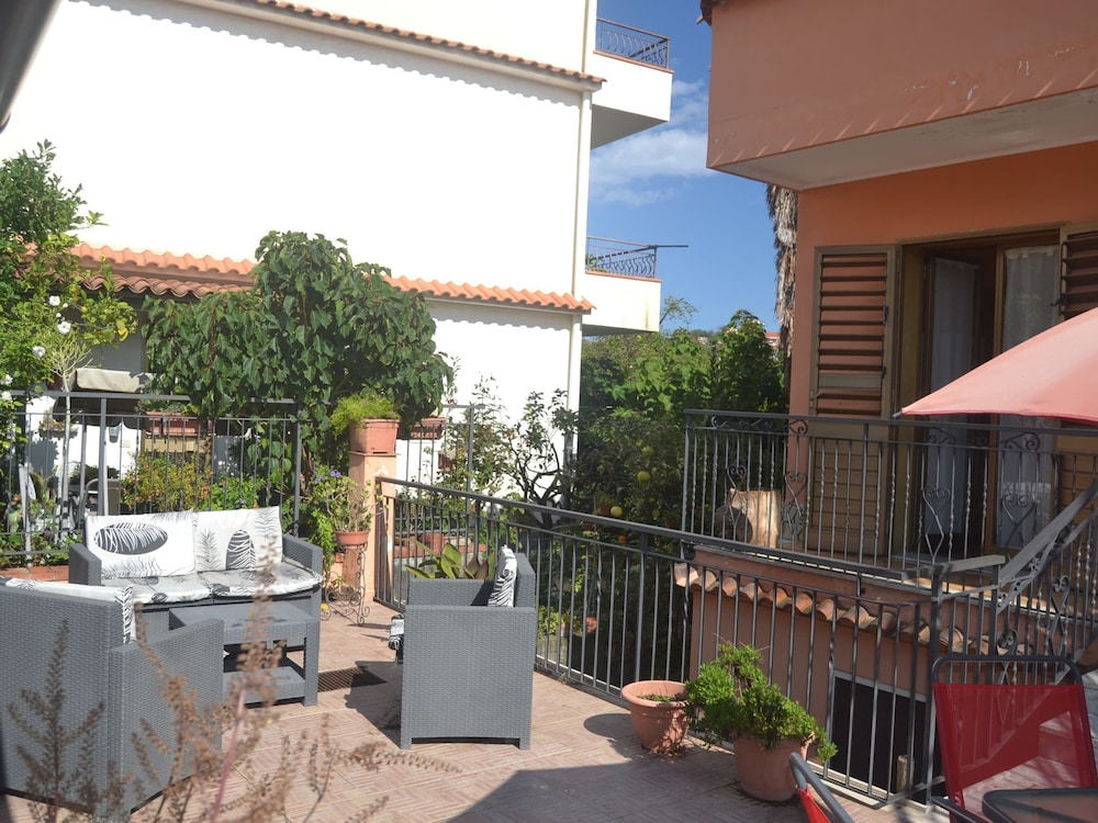 Lovely Holiday Home in Giardini Naxos near Sea photo 2
