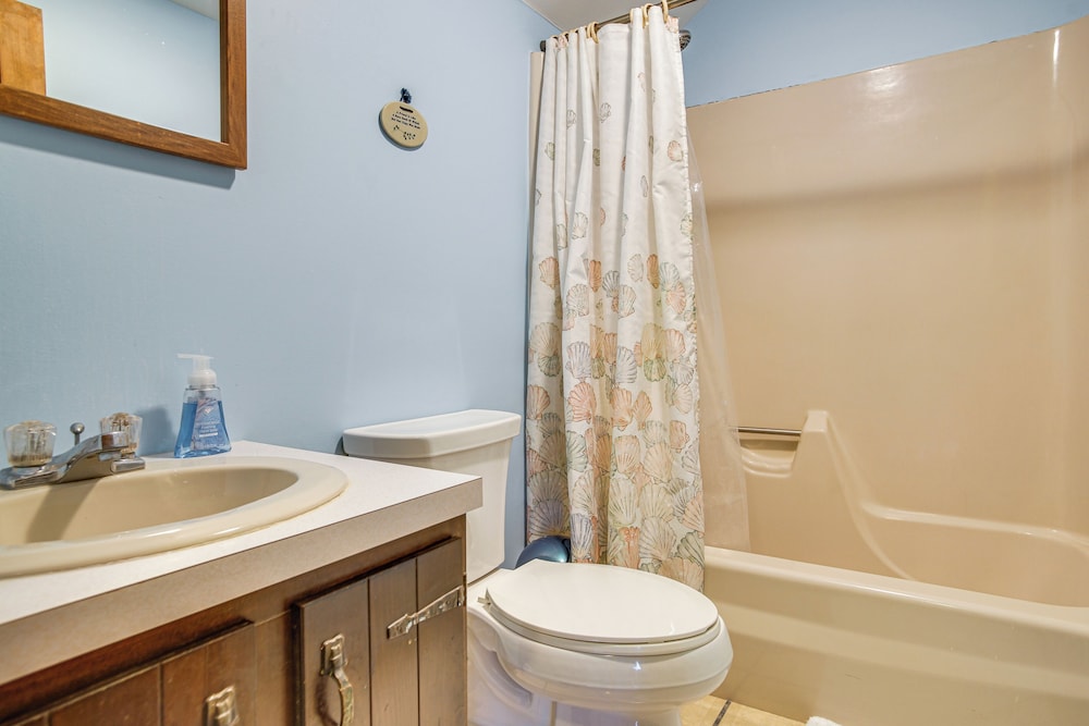 3 Mi to Beaches & Golfing: Family Gem in Cotuit, photo 18