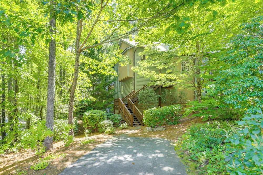 Play Golf & Tennis: Family Escape in Cashiers!