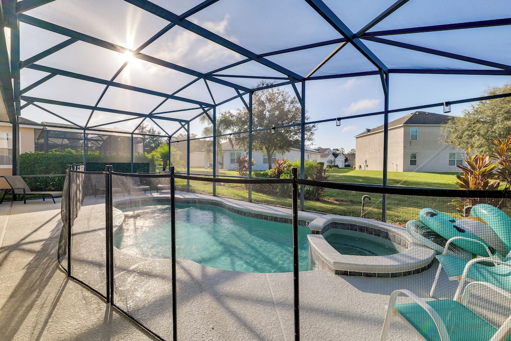 Lake Access & Lanai: Haines City Family Home!