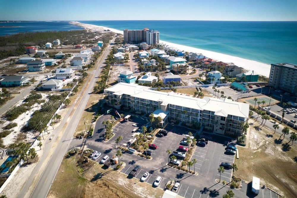 Ground Floor Condo Walking Distance to the Beach view 4