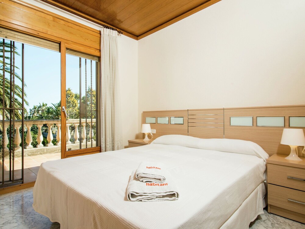 Alluring Holiday Home in Girona With Swimming Pool photo 3