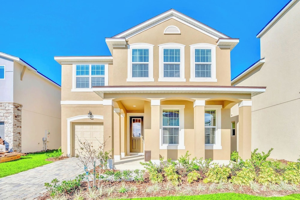 Spectacular 7BR Home w Pool & Arcade Near Disney