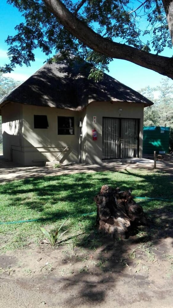 Shakawe Sands Lodge