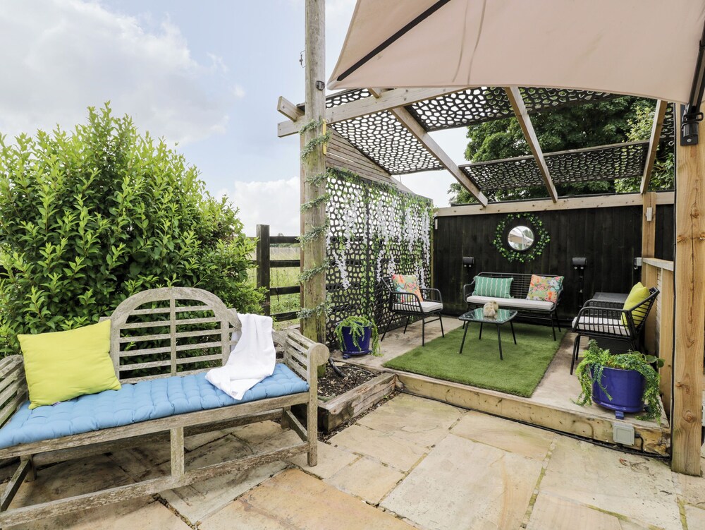 2 Dewars Farm Cottages