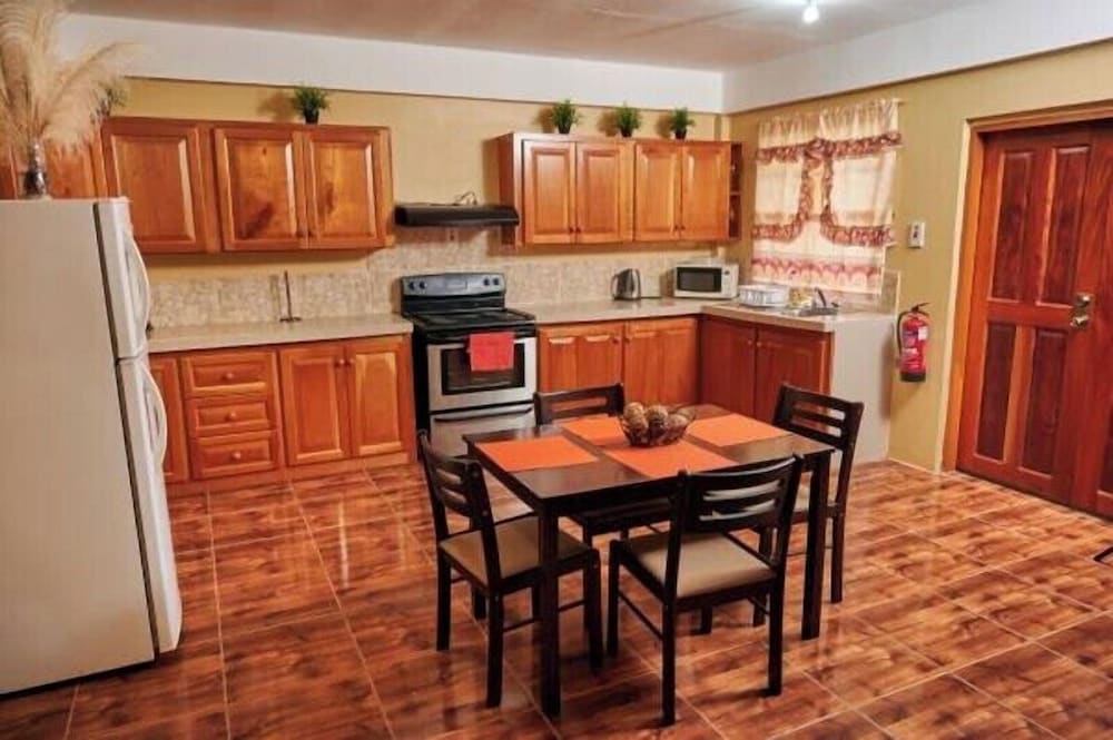 B's Guest House