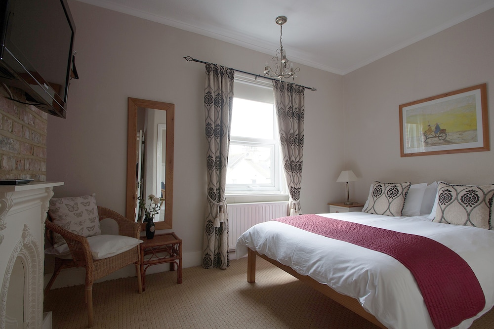 Gyves Guest House